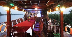 Le Cochinchine Cruise bar